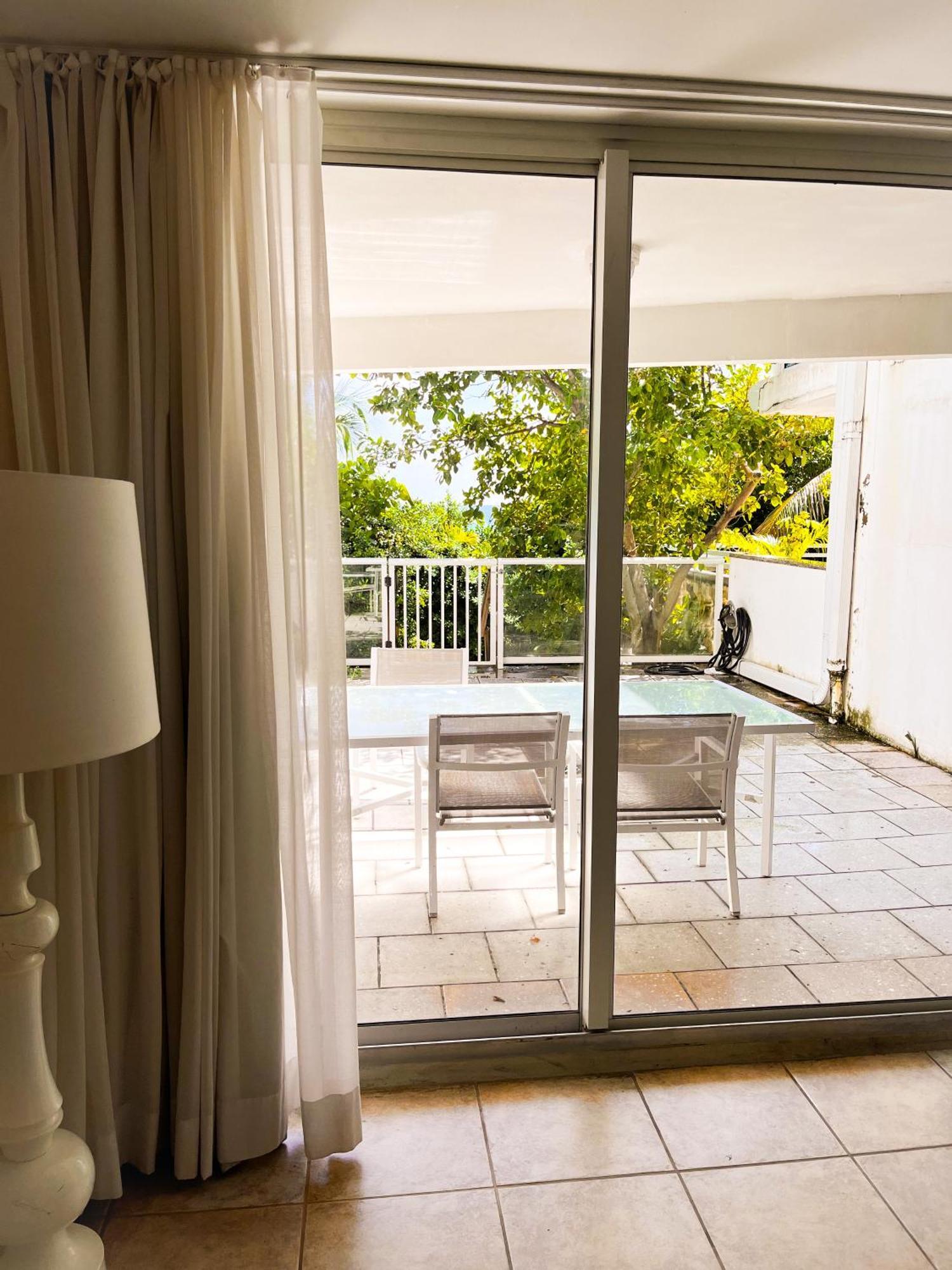 Castle Pavillon 8 Beachfront - Private Beach Access Loft With 2-Story, Pool, Tennis, Free Parking Access ไมอามีบีช ภายนอก รูปภาพ